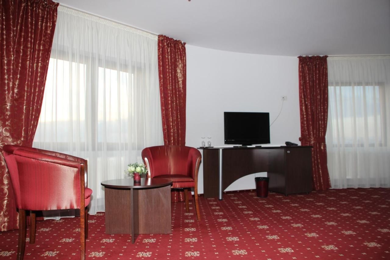 Отель Hotel Royal 2 Urziceni